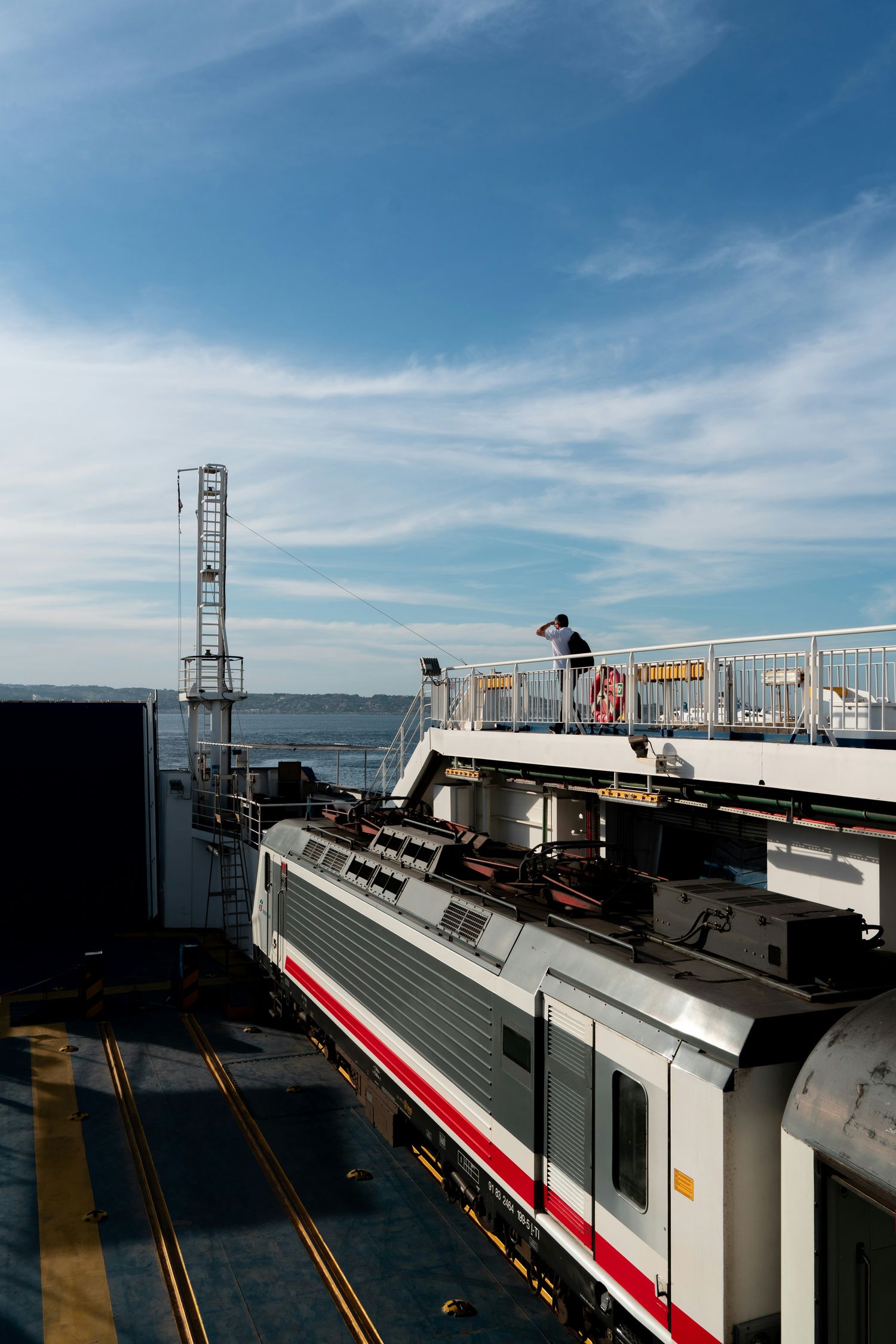 Trenitalia Intercity Notte richting Sicilië aan het perron
